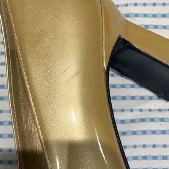 STUART WEITZMAN Gold Patent Leather Heels Size 8 - Picture 11 of 15